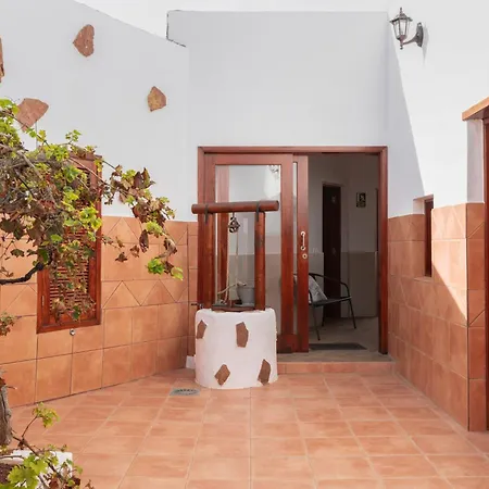 Casa Abuela Nicolasa * Máguez