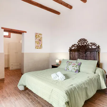 Casa Abuela Nicolasa * Máguez